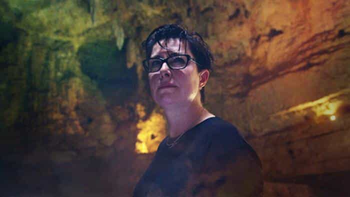 نقد و بررسی سریال سوئی پرکینز: کاملاً قانونی (2022)