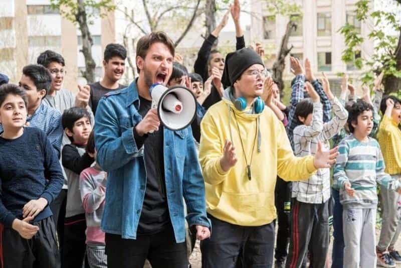 نقد و بررسی سریال آنتن محصول سال 2022 | چی‌بینو