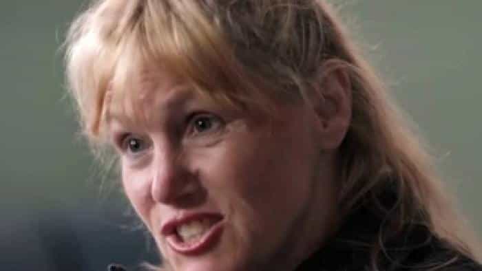 نقد و بررسی سریال قاتل سَلی محصول سال 2022 | چی‌بینو