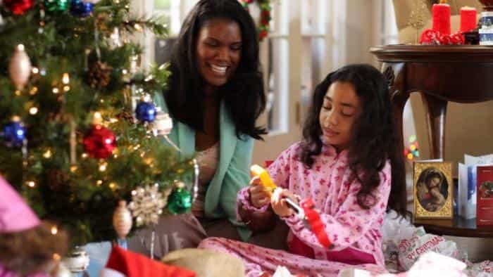 نقد و بررسی فیلم آنچه او برای کریسمس می‌خواهد (2012)