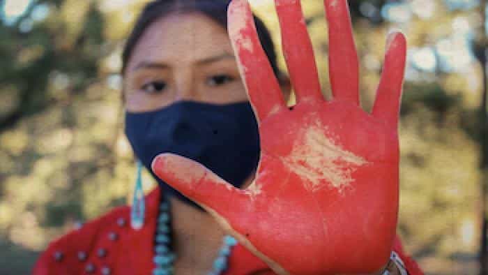 نقد و بررسی سریال قتل در بیگ هورن محصول سال 2023 | چی‌بینو