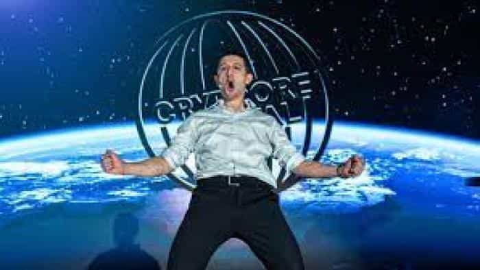 نقد و بررسی فیلم پسر رمزنگاری محصول سال 2023 | چیبینو