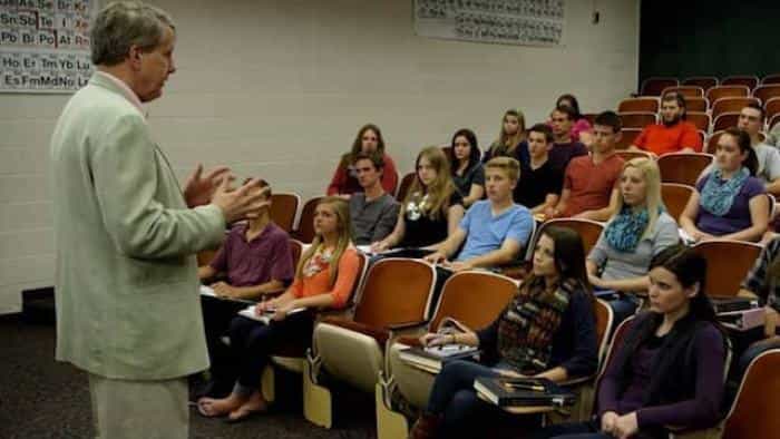 نقد و بررسی فیلم مسئله ایمان محصول سال 2014 | چی‌بینو