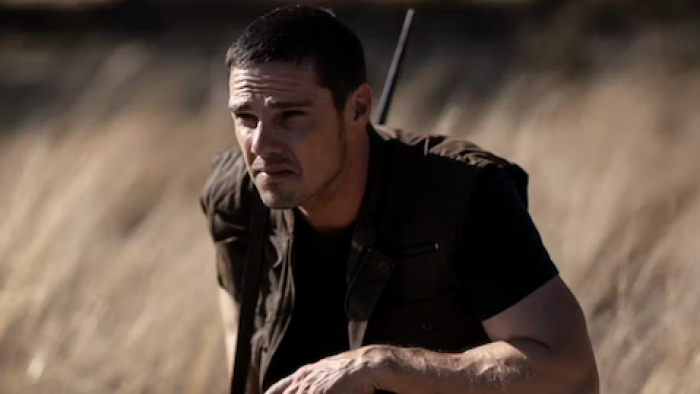 نقد و بررسی سریال زمین‌های خشک و بایر (2023) | چی‌بینو