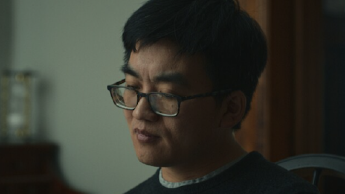 نقد و بررسی سریال تعقیب آمریکایی: بمب‌گذا...(2023) | چی‌بینو