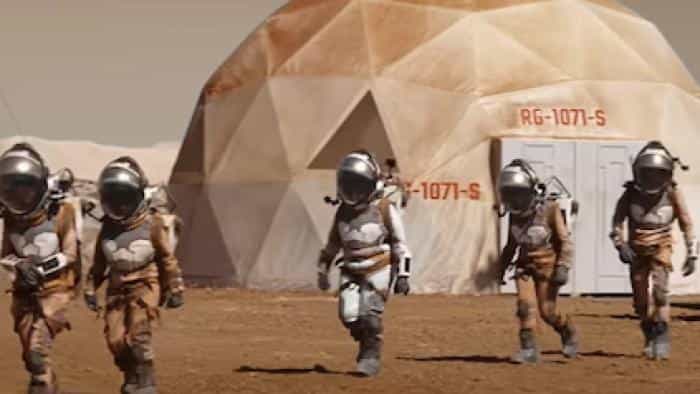 نقد و بررسی سریال ستارگان بر مریخ محصول سال 2023 | چی‌بینو