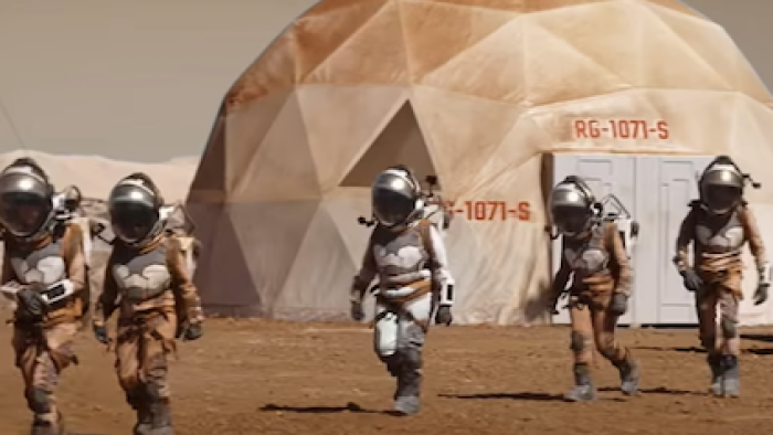 نقد و بررسی سریال ستارگان بر مریخ محصول سال 2023 | چی‌بینو