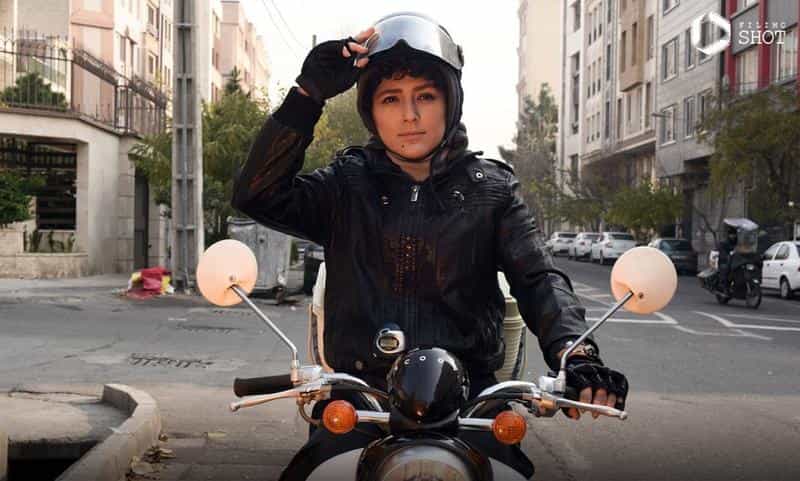 نقد و بررسی فیلم داستان دست‌انداز محصول سال 2021 | چی‌بینو