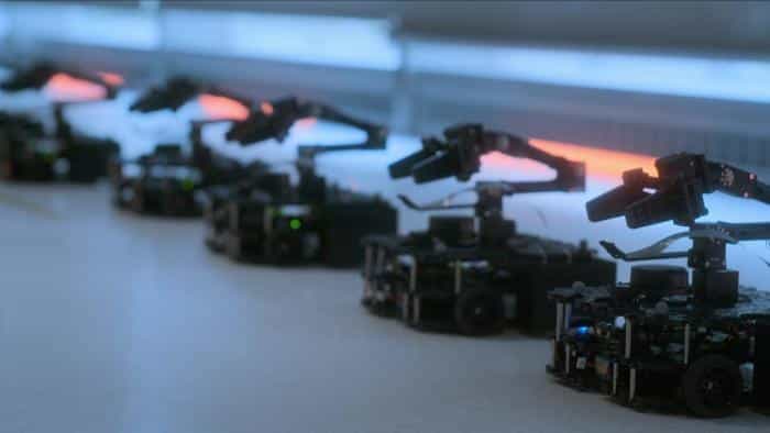 نقد و بررسی فیلم ربات‌های قاتل محصول سال 2023 | چی‌بینو