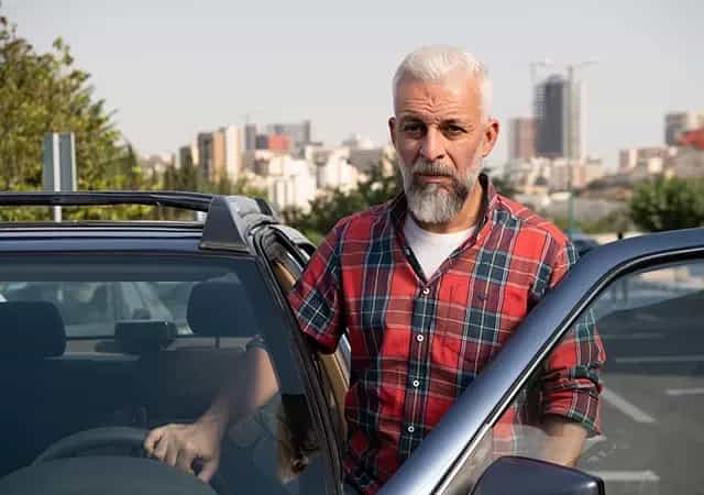 نقد و بررسی سریال مگه تموم عمر چند تا بهاره؟ (2023)