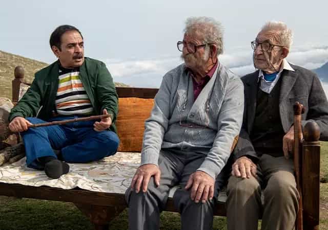 نقد و بررسی سریال مگه تموم عمر چند تا بهاره؟ (2023)