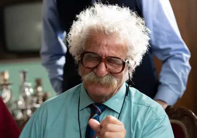 نقد و بررسی سریال مگه تموم عمر چند تا بهاره؟ (2023)