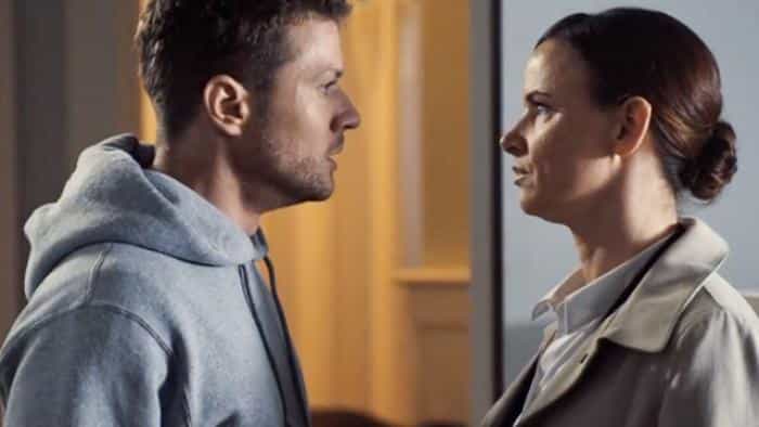 نقد و بررسی فیلم رازها و دروغ‌ها محصول سال 2023 | چی‌بینو
