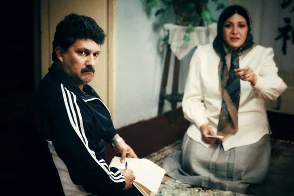 نقد و بررسی فیلم گیجگاه محصول سال 2021 | چی‌بینو