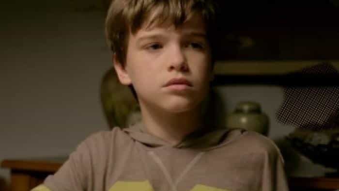 نقد و بررسی فیلم قهرمان معمولی نیست: فیلم سوپر دیفی (2013)