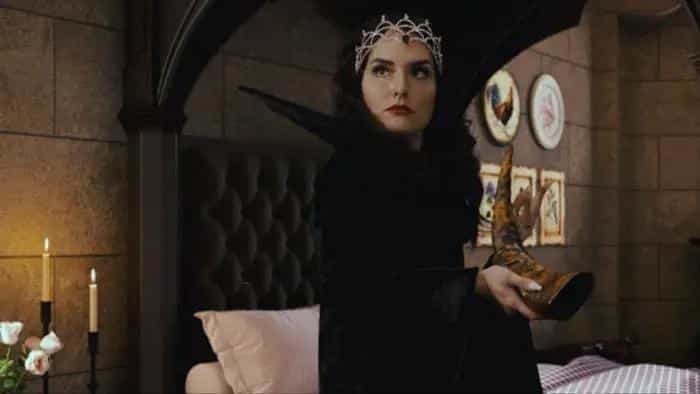 نقد و بررسی فیلم شاهزاده خانم هاله و دلقک دربار (2024)