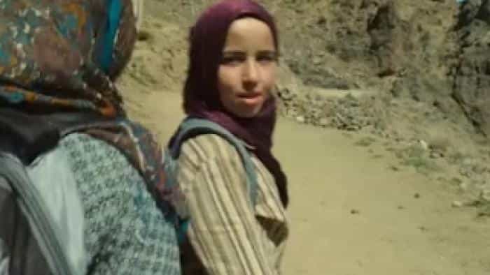 نقد و بررسی فیلم در مسیر مدرسه محصول سال 2013 | چی‌بینو