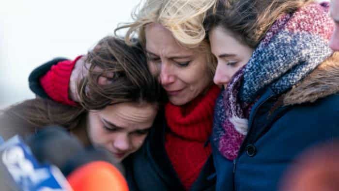 نقد و بررسی فیلم دختران گمشده محصول سال 2020 | چی‌بینو