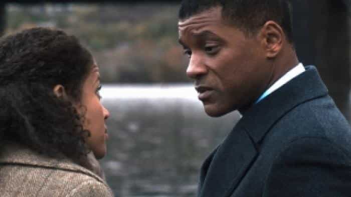 نقد و بررسی فیلم ضربه مغزی محصول سال 2015 | چی‌بینو