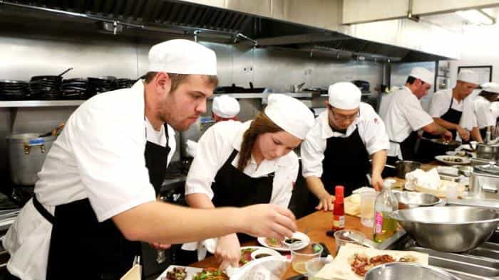 نقد و بررسی سریال خانه خوراکی ها محصول سال 2014 | چی‌بینو