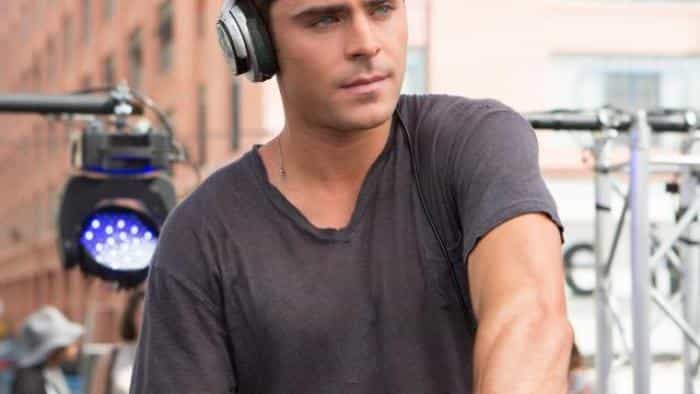 نقد و بررسی فیلم ما دوستان شما هستیم (2015) | چی‌بینو