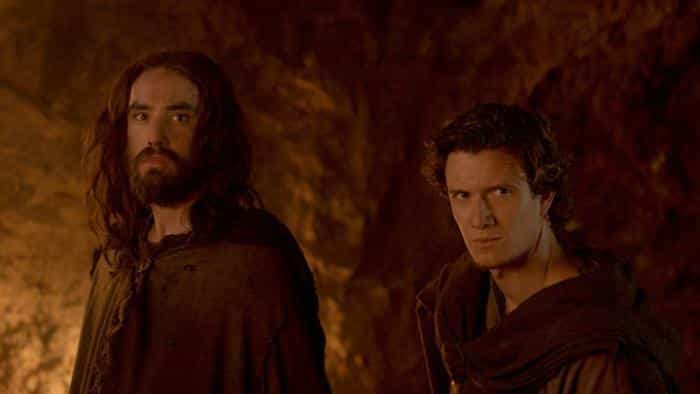 نقد و بررسی فیلم آرتور و مرلین محصول سال 2015 | چی‌بینو