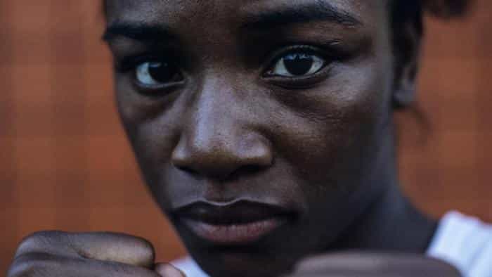 نقد و بررسی فیلم تی رکس محصول سال 2015 | چی‌بینو