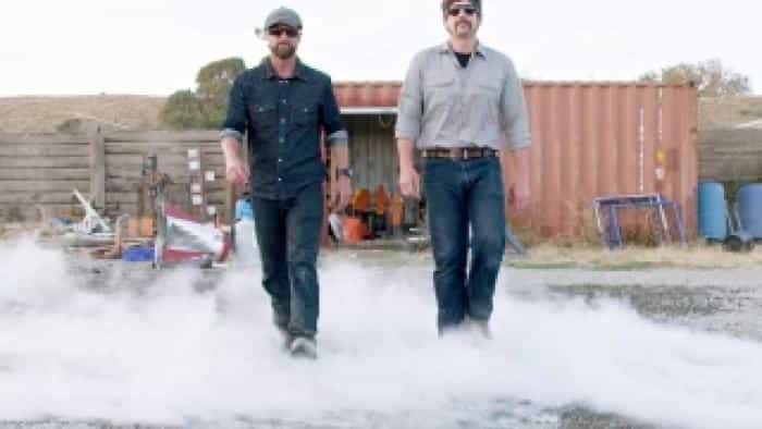 نقد و بررسی سریال چه اتفاقی می‌تواند رخ دهد؟ (2015)