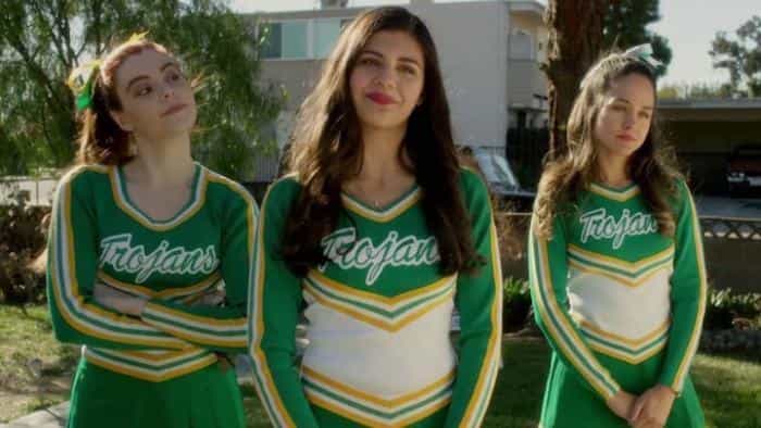 نقد و بررسی فیلم آرو: خوک شکم‌گنده محصول سال 2016 | چی‌بینو