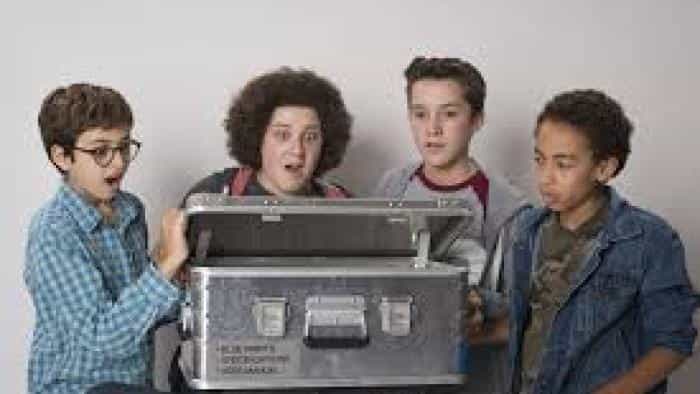 تماشای فیلم اسباب بازی های زمان محصول سال 2016 | چی‌بینو