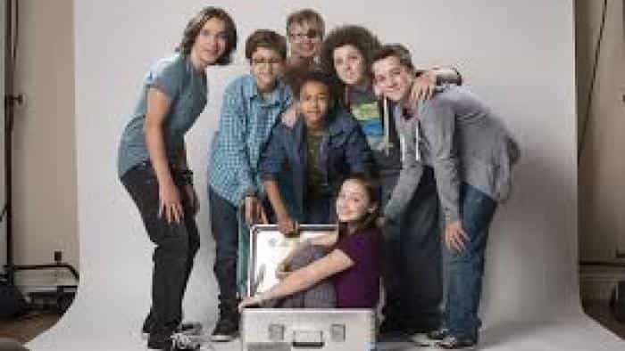 تماشای فیلم اسباب بازی های زمان محصول سال 2016 | چی‌بینو