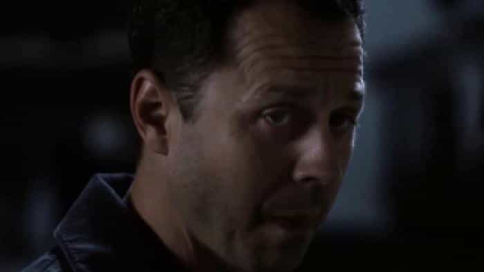 نقد و بررسی سریال پیتر مخفی‌کار محصول سال 2015 | چی‌بینو