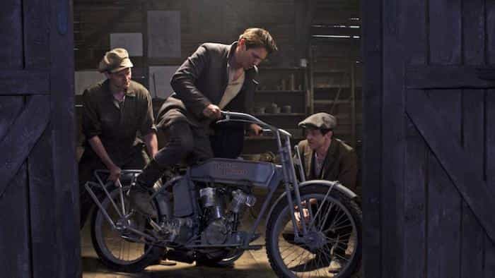 نقد و بررسی سریال هارلی و دیویدسون‌ها (2016) | چی‌بینو