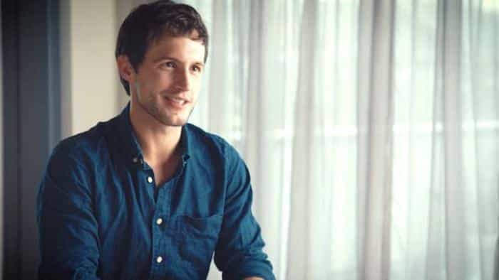 نقد و بررسی سریال متقلبان محصول سال 2017 | چی‌بینو