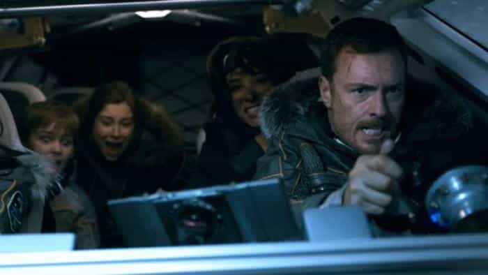 نقد و بررسی سریال گمشده در فضا محصول سال 2018 | چی‌بینو