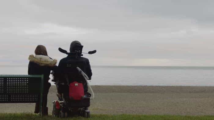 نقد و بررسی فیلم هنوز تاریک نشده محصول سال 2016 | چی‌بینو