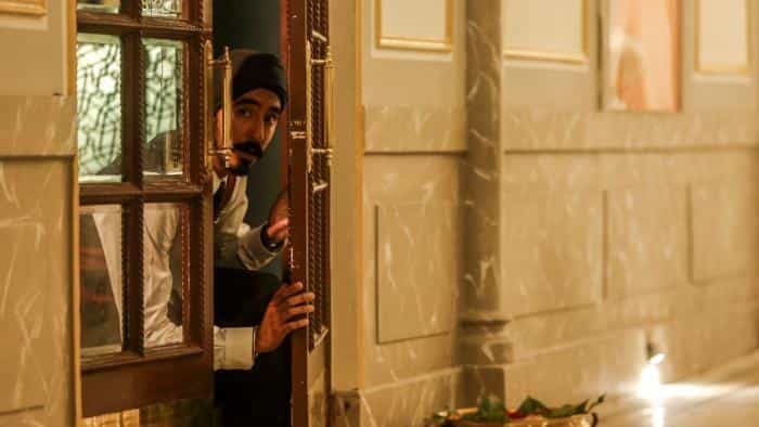 نقد و بررسی فیلم هتل بمبئی محصول سال 2018 | چی‌بینو