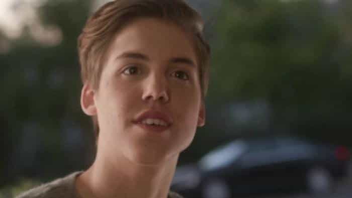 نقد و بررسی فیلم «کسی باش» محصول سال 2016 | چی‌بینو