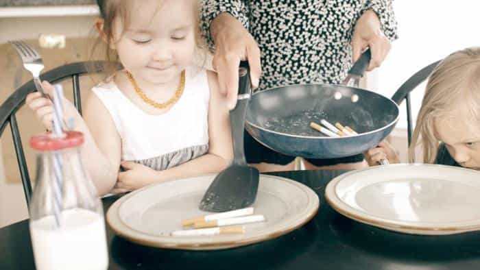 نقد و بررسی فیلم سلامت چیست؟ محصول سال 2017 | چی‌بینو