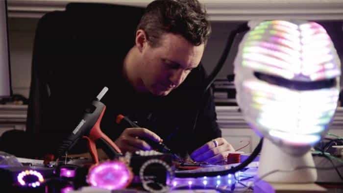 نقد و بررسی سریال سازندگان برتر آمریکا (2016) | چی‌بینو