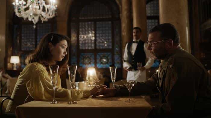 تماشای فیلم در امتداد رودخانه به سمت درخت‌ ها (2022)