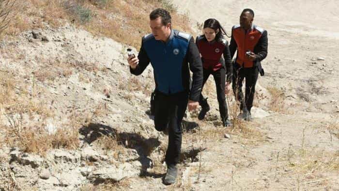 نقد و بررسی سریال اورویل محصول سال 2017 | چی‌بینو