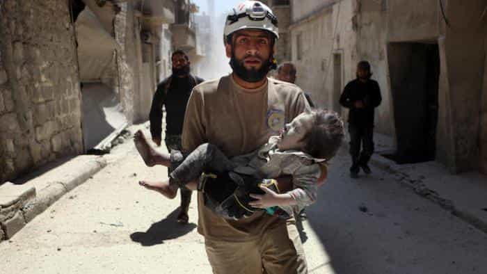 نقد و بررسی فیلم کلاه‌سفیدها محصول سال 2016 | چی‌بینو