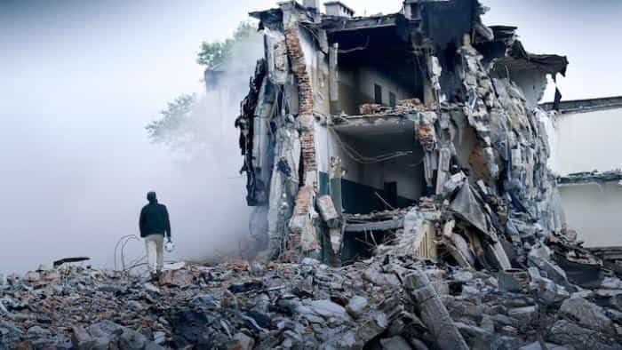 نقد و بررسی فیلم کلاه‌سفیدها محصول سال 2016 | چی‌بینو