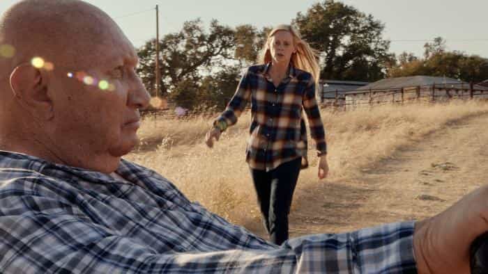 نقد و بررسی فیلم در پی نور محصول سال 2019 | چی‌بینو