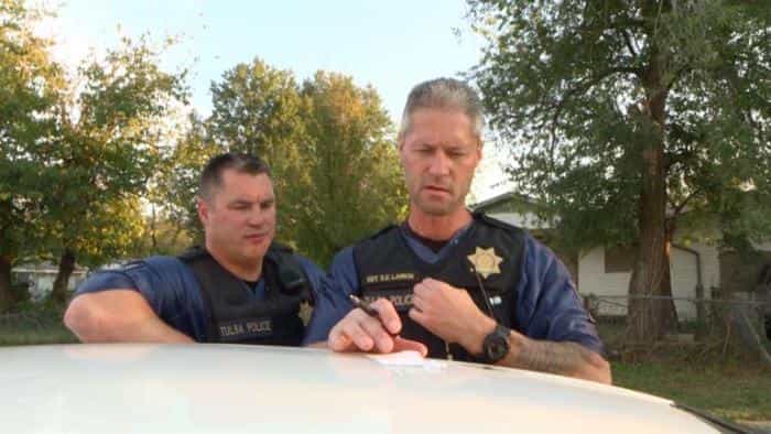 نقد و بررسی سریال برنامه زنده پلیس محصول سال 2016 | چی‌بینو