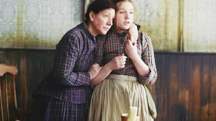 نقد و بررسی سریال خانه‌های فقیرنشین دوره ویکتوریایی (2016)