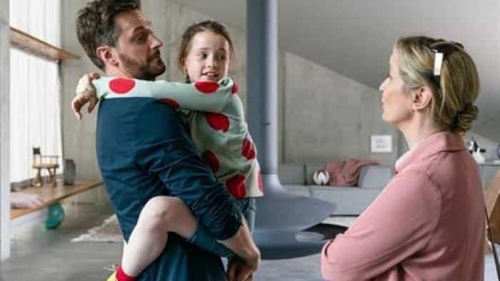 نقد و بررسی فیلم دخترم زویی محصول سال 2019 | چی‌بینو