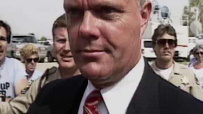 نقد و بررسی فیلم فرود بیاید: لس‌آنجلس ۱۹۸۲–۱۹۹۲ (2017)