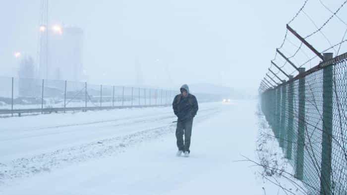 نقد و بررسی فیلم خنجر تفنگ محصول سال 2018 | چی‌بینو